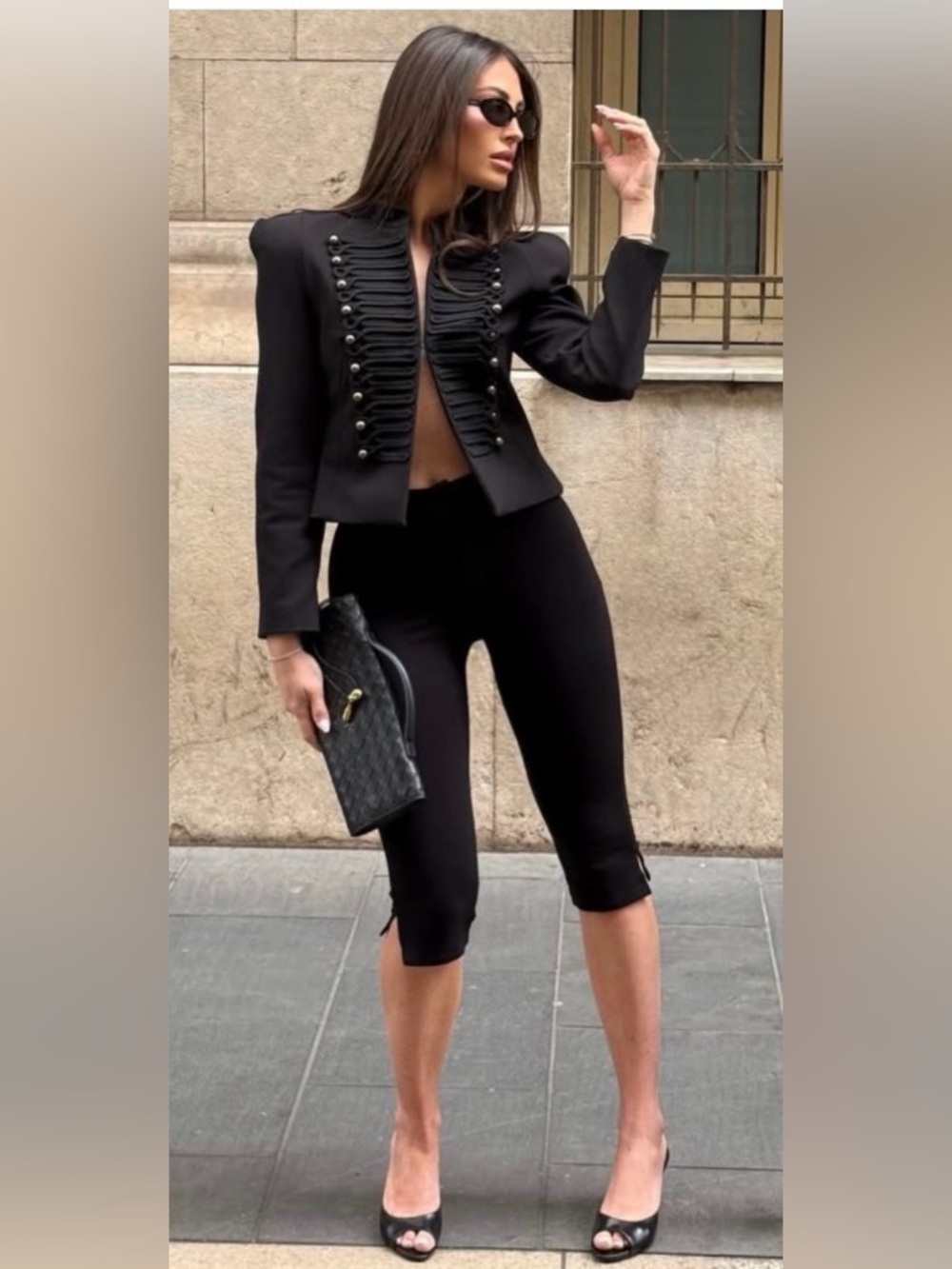 VIRAL NEW ZARA LONG FITTED BERMUDA SIZE XS
🚨NO DISCOUNT